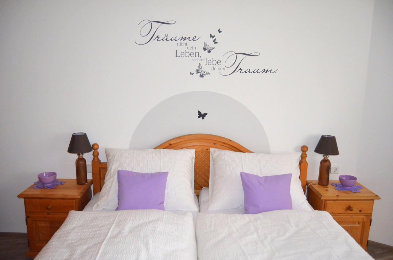 Pension Zum Strell Hollabrunn Extérieur photo