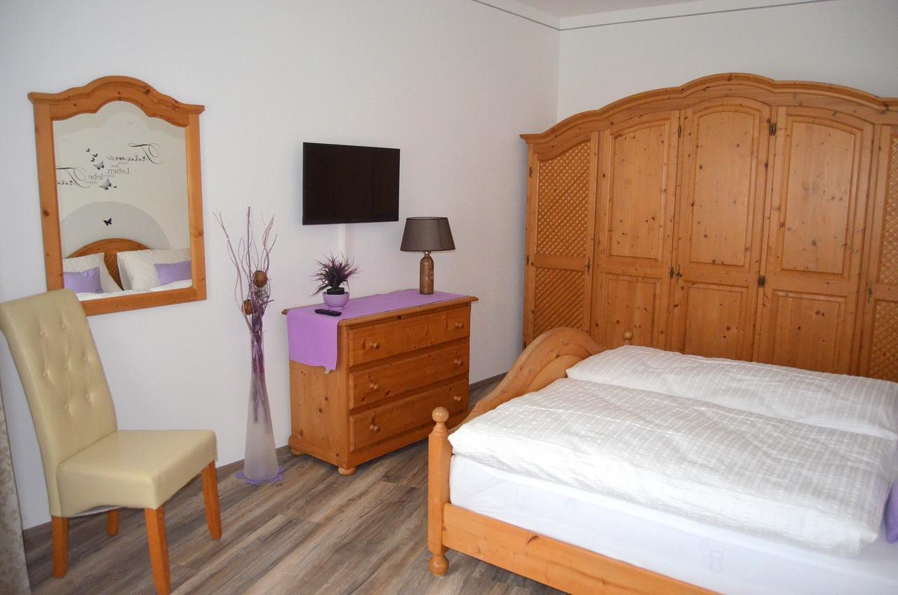 Pension Zum Strell Hollabrunn Extérieur photo