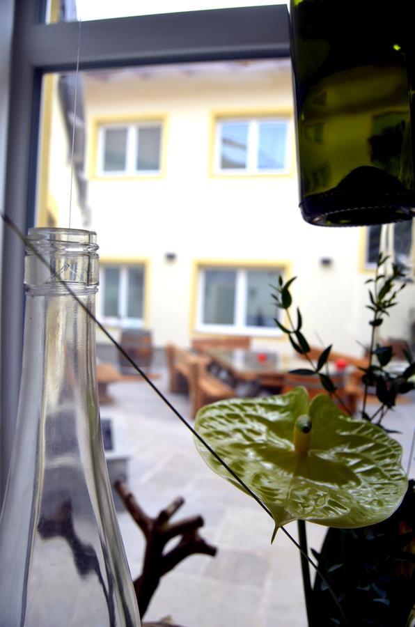 Pension Zum Strell Hollabrunn Extérieur photo