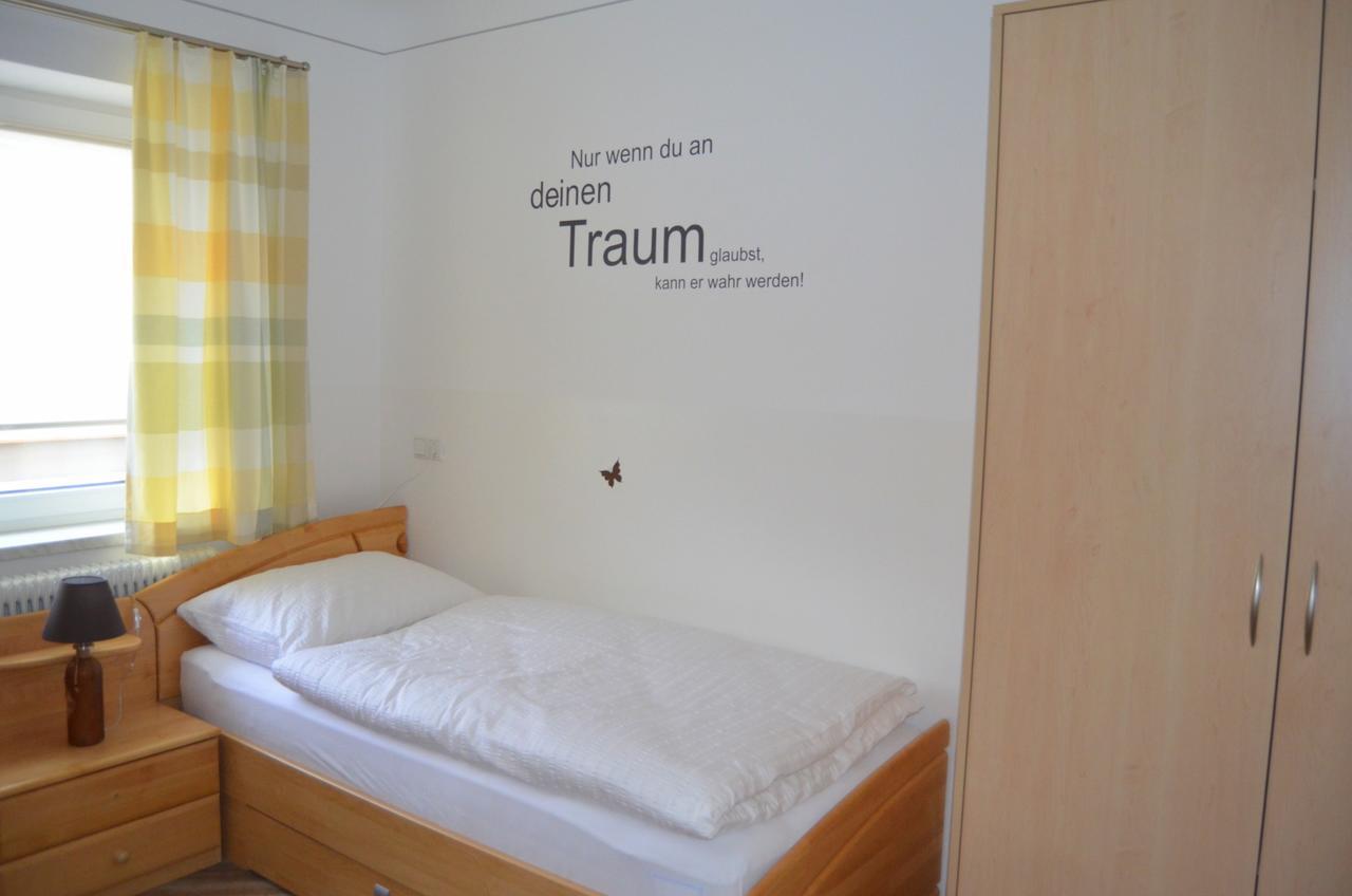Pension Zum Strell Hollabrunn Extérieur photo