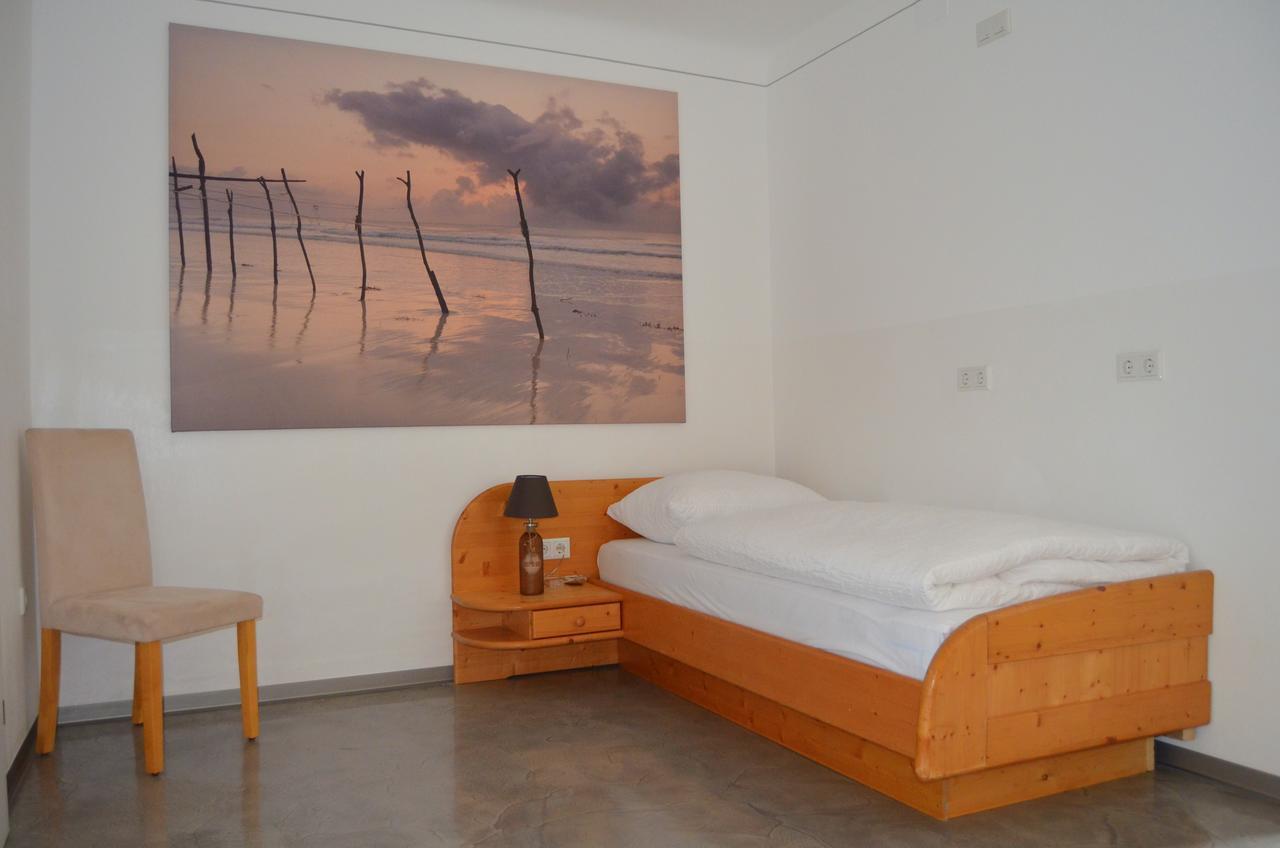 Pension Zum Strell Hollabrunn Extérieur photo